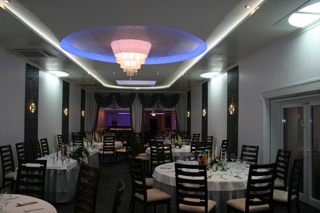 Hotel Krone Friesenheim  Extérieur photo