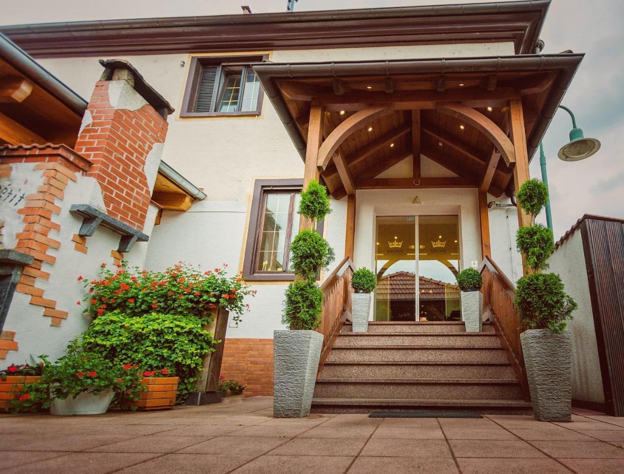 Hotel Krone Friesenheim  Extérieur photo