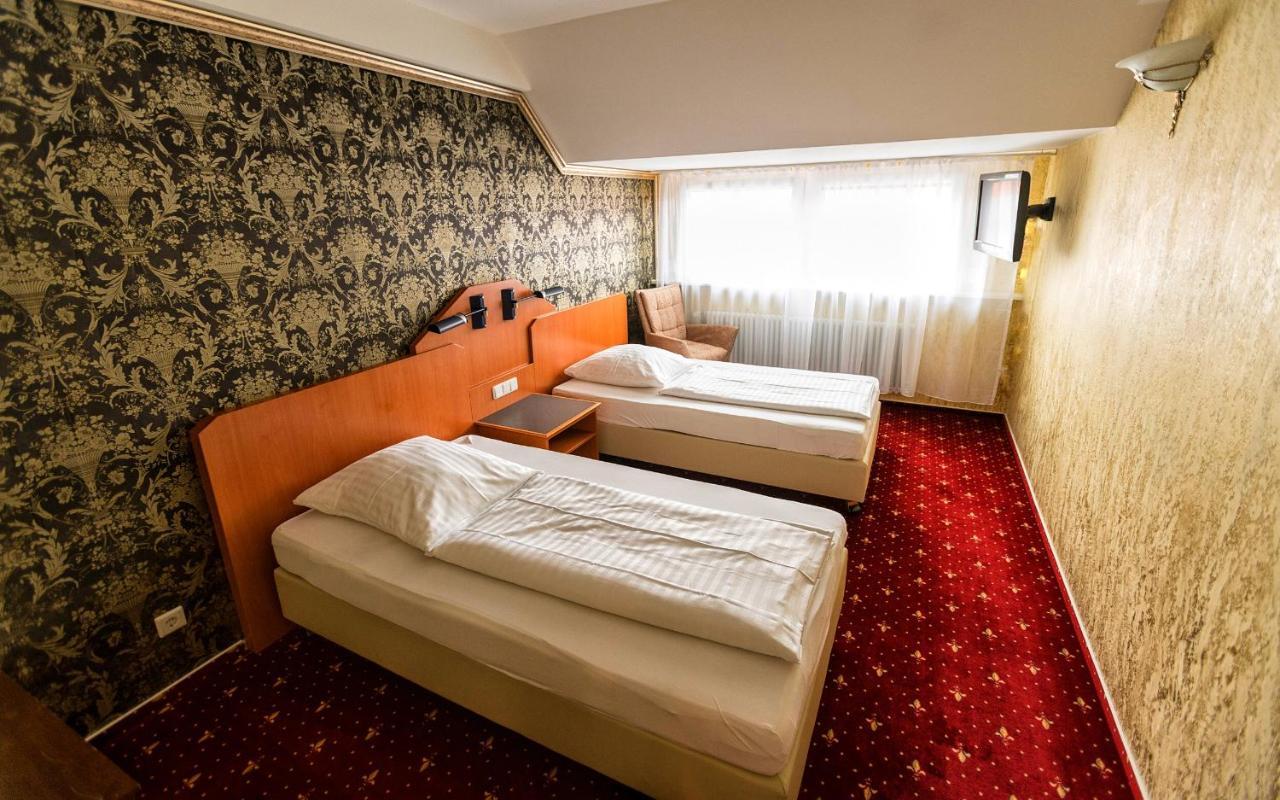 Hotel Krone Friesenheim  Extérieur photo