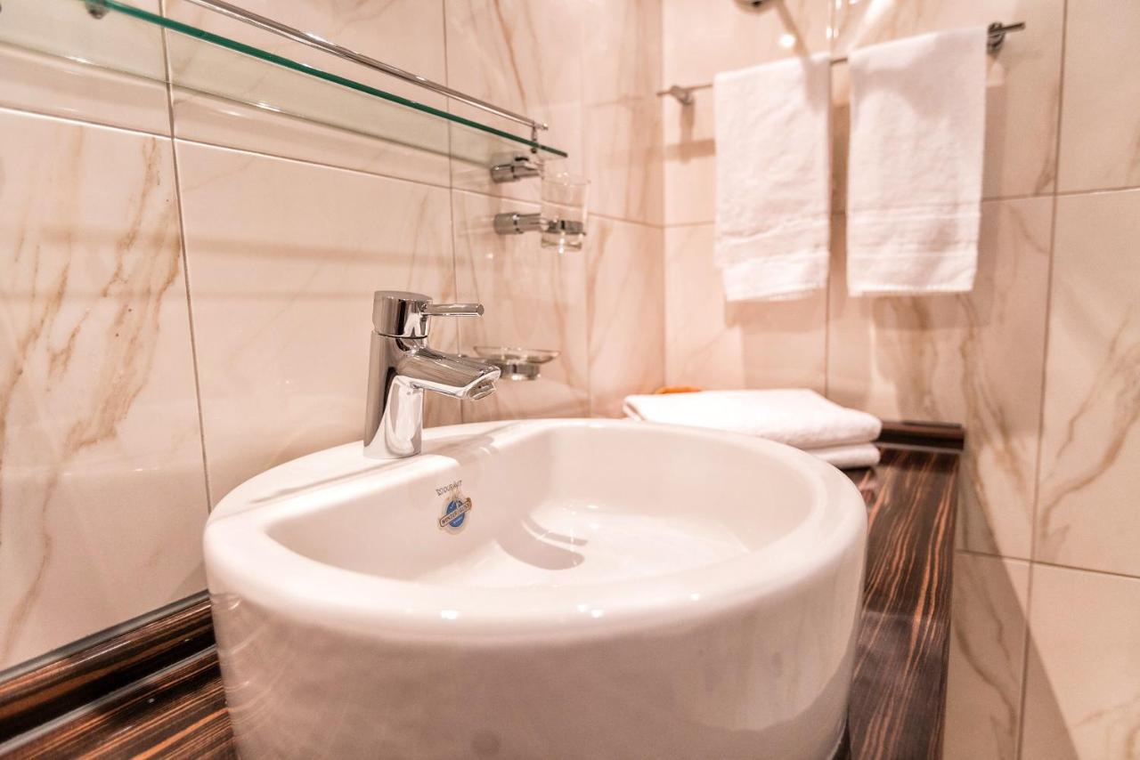 Hotel Krone Friesenheim  Extérieur photo
