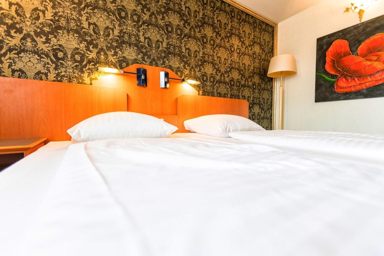 Hotel Krone Friesenheim  Extérieur photo